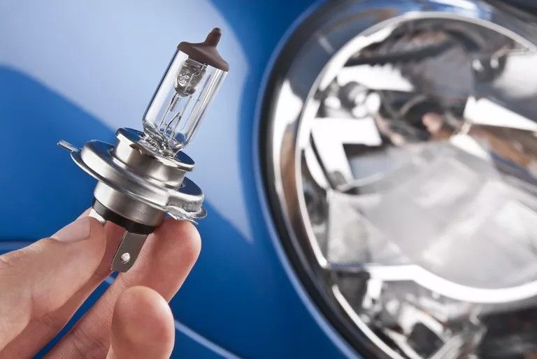 Elektrik Arızasında Far Yanması: Uzman Nedenler ve Çözüm - Kapak Görseli